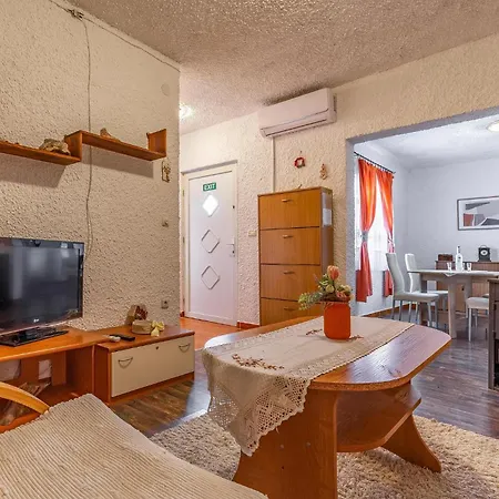 Lovely Apartment In Premantura With Wifi Exterior photo