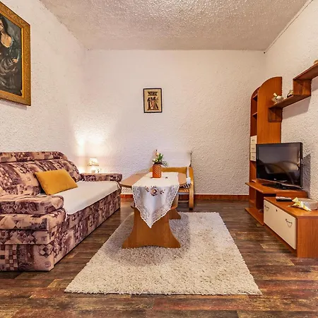 Lovely Apartment In Premantura With Wifi Exterior photo