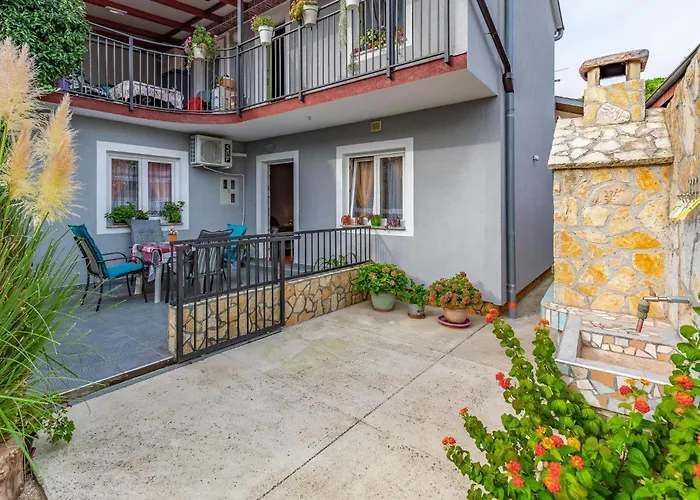 Lovely Apartment In Premantura With Wifi
