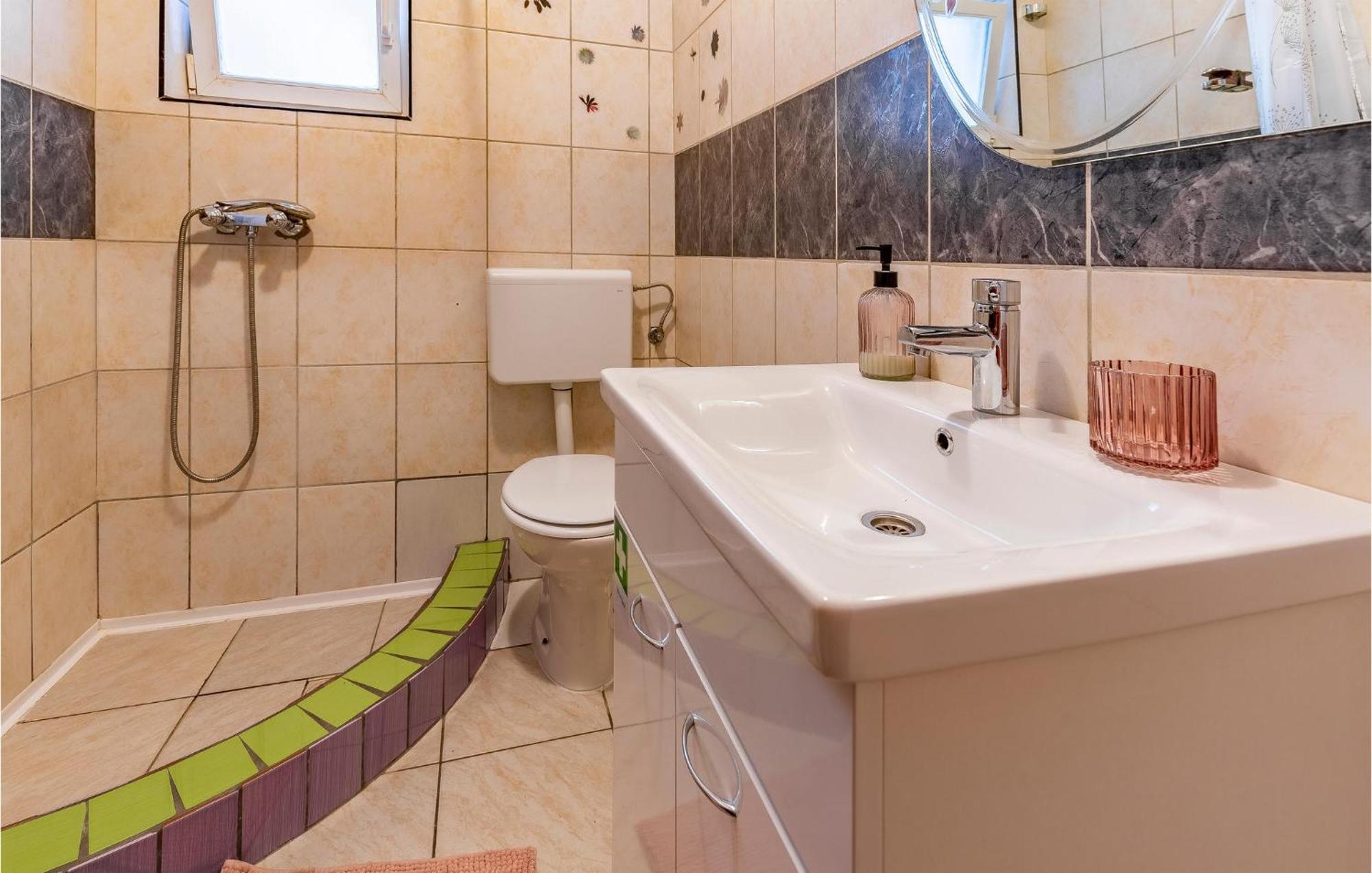 Apartment Lovely In With Wifi Premantura